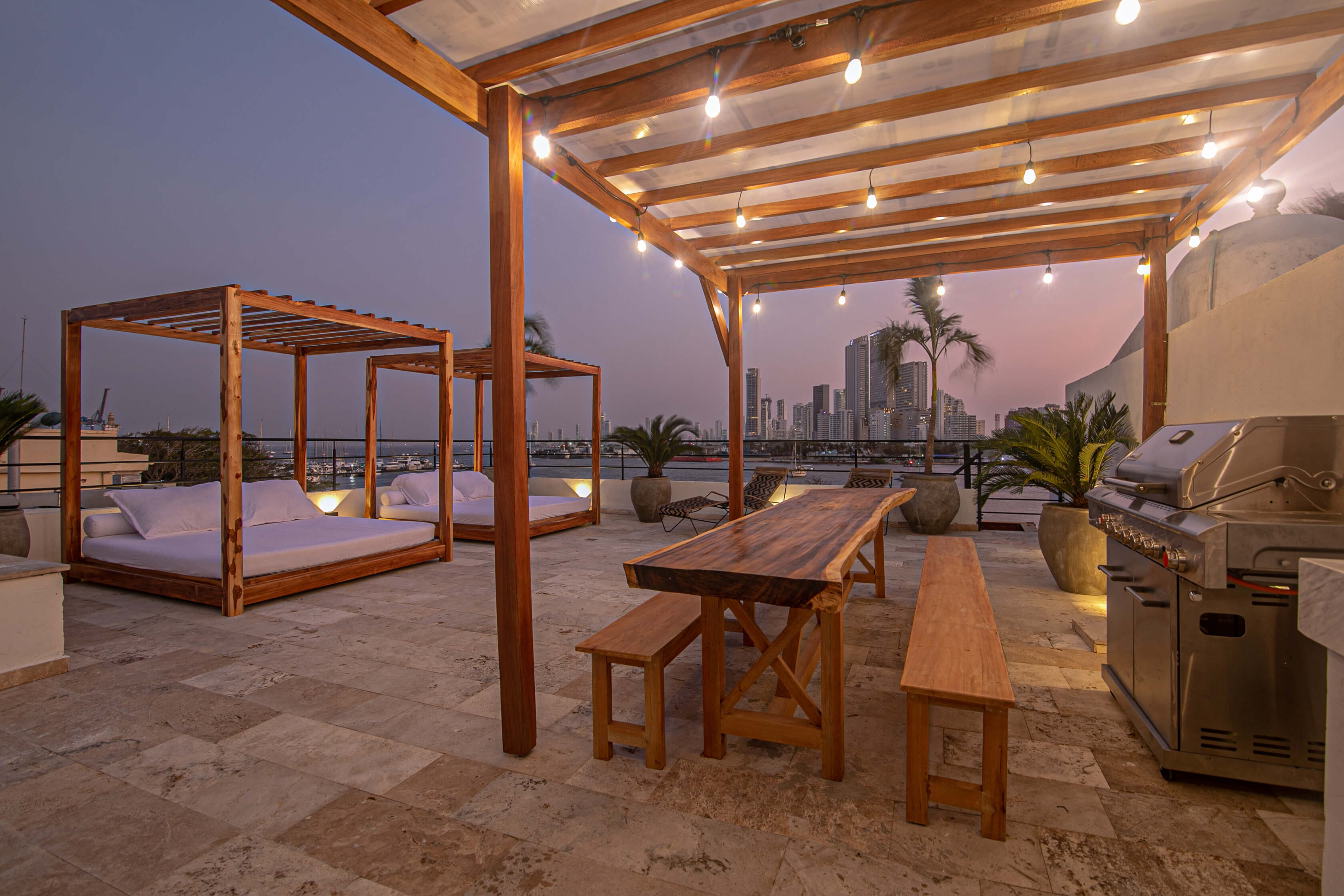 Casa Arsenal luxury 7 bedroom mansion in Getsemaní with rooftop pool and bay views